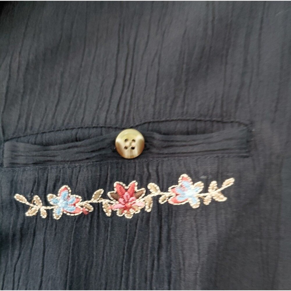 Jaclyn Smith Navy Crinkle Blouse - Picture 3 of 6